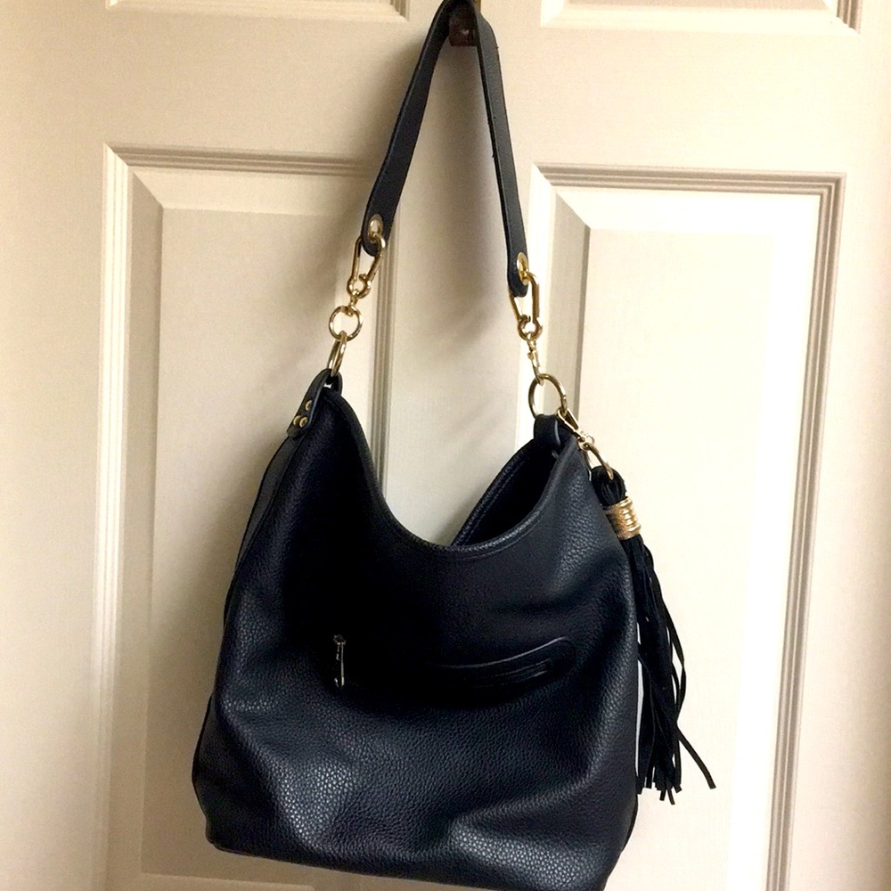 NWOT Pebbled Vegan Shoulder Bag with Large Tassel - Picture 12 of 12
